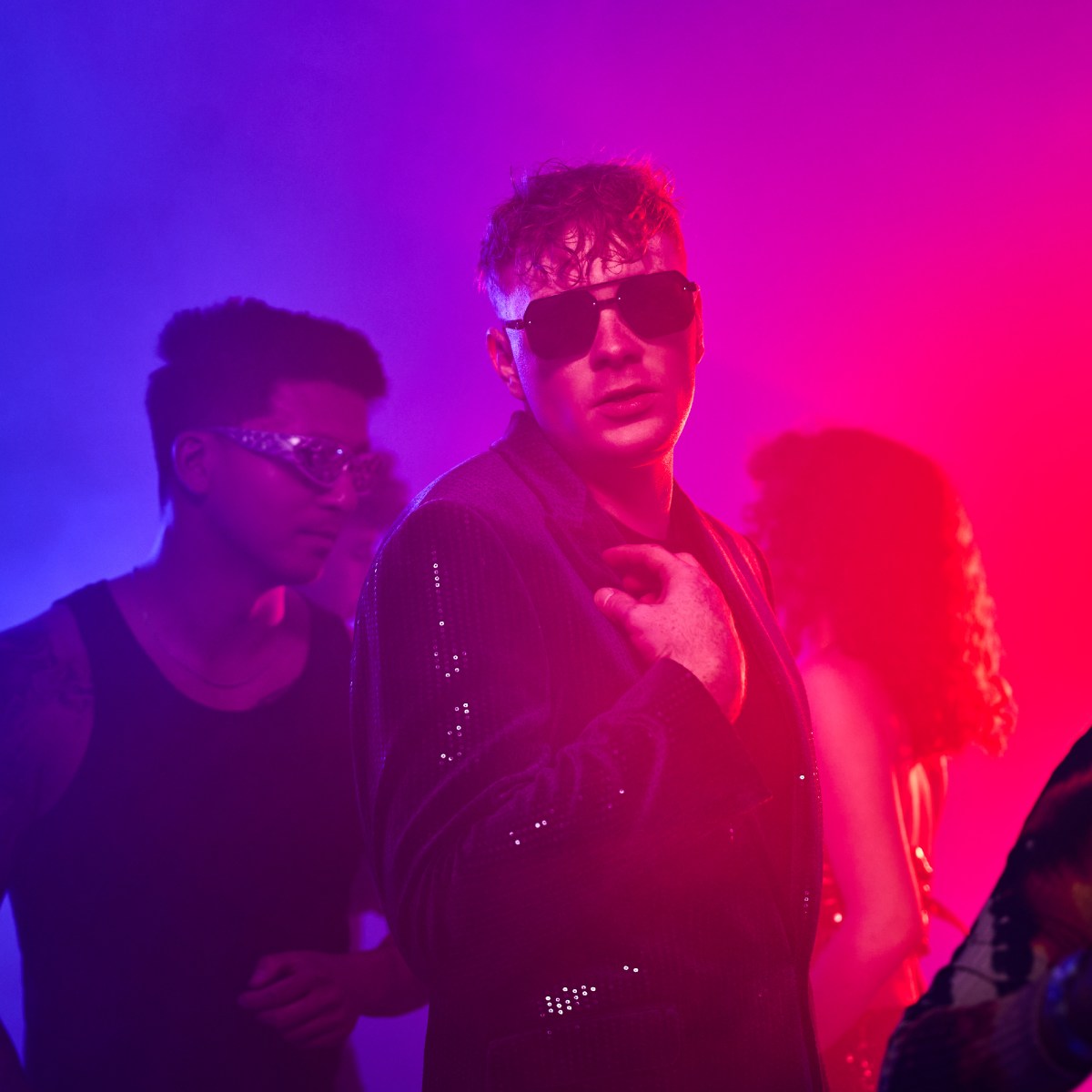 Eleven presents: Samuel Evanson – Freaks
